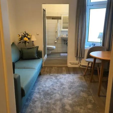 Schoene Im Zentrum Von *